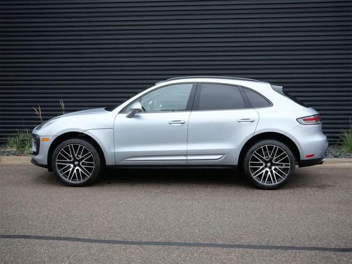 2026 Porsche Macan AWD