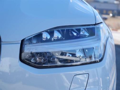 2025 Volvo XC90 Plug-In Hybrid T8 Plus 6-Seater