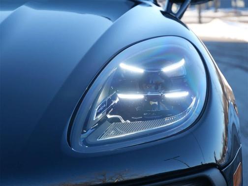 2025 Porsche Macan AWD