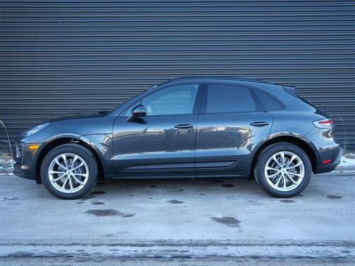 2025 Porsche Macan AWD