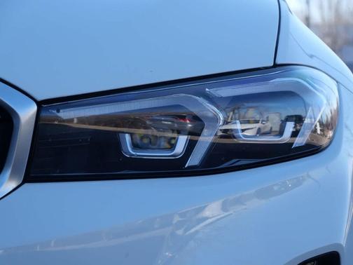 Alpine White 2023 BMW 330 xDrive
