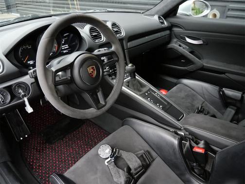 2021 Porsche 718 Cayman GT4