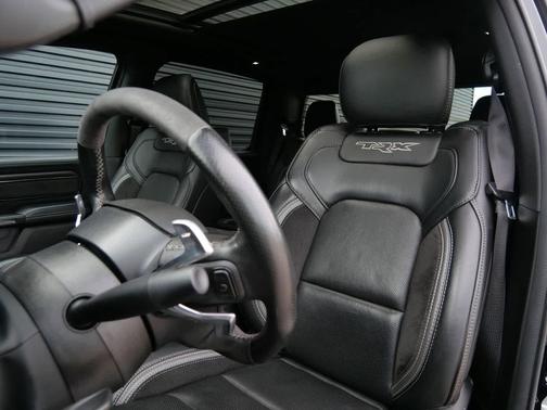 Diamond Black Crystal Pearlcoat 2023 RAM 1500 TRX