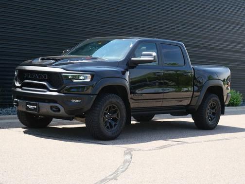 Diamond Black Crystal Pearlcoat 2023 RAM 1500 TRX