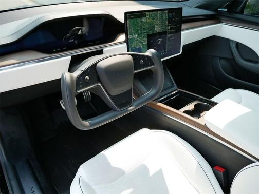 2022 Tesla Model S Plaid