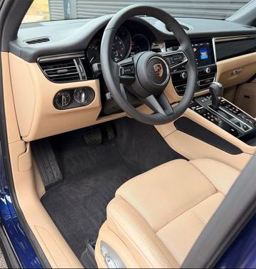 2025 Porsche Macan AWD