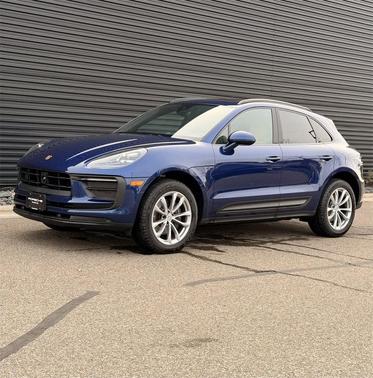 2025 Porsche Macan AWD