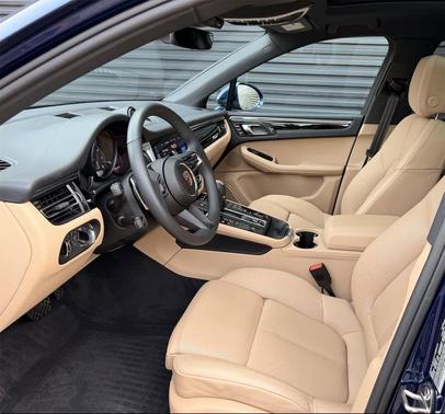 2025 Porsche Macan AWD