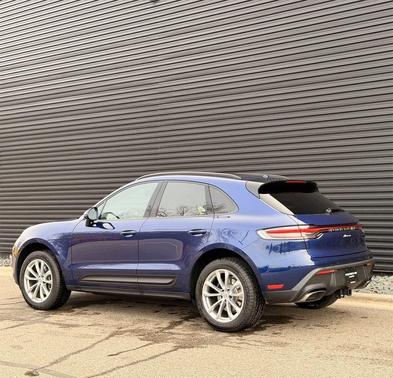 2025 Porsche Macan AWD