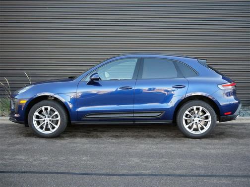 2025 Porsche Macan AWD