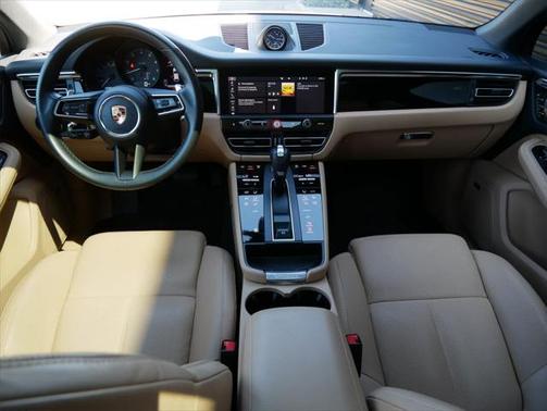 2022 Porsche Macan Base
