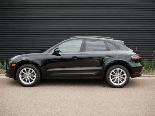 2026 Porsche Macan AWD