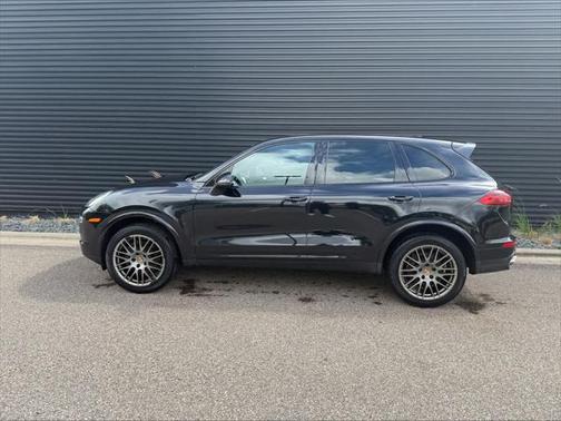 2017 Porsche Cayenne Platinum Edition