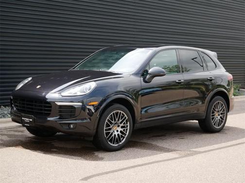 2017 Porsche Cayenne Platinum Edition
