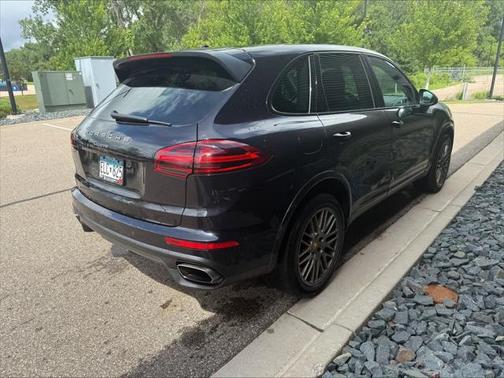 2017 Porsche Cayenne Platinum Edition