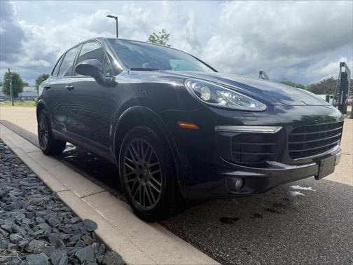2017 Porsche Cayenne Platinum Edition