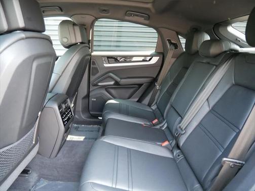 2024 Porsche Cayenne Coupe AWD