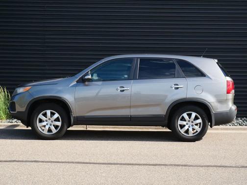 Titanium Silver 2012 Kia Sorento LX