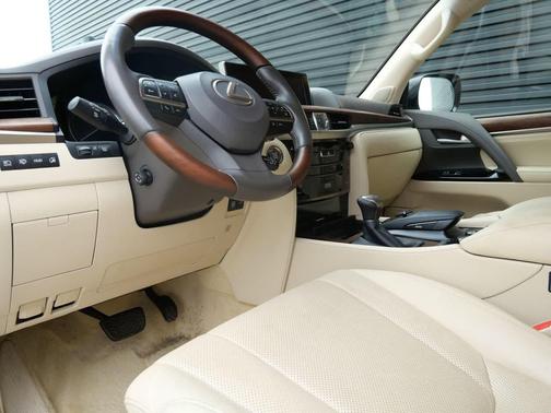 Eminent White Pearl 2021 Lexus LX 570 Three-Row