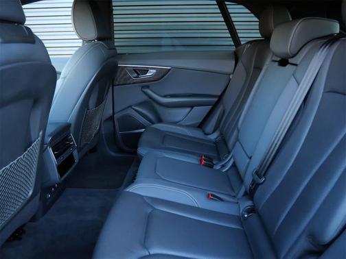 2021 Audi Q8 55 Premium Plus
