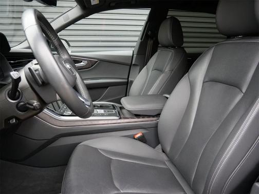 2021 Audi Q8 55 Premium Plus