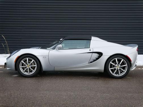 2005 Lotus Elise 2dr Convertible
