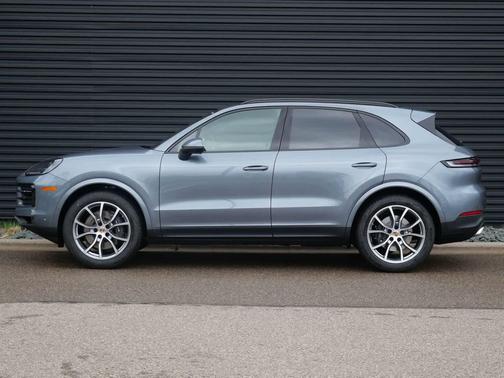 Vanadium Grey Metallic 2026 Porsche Cayenne Cayenne