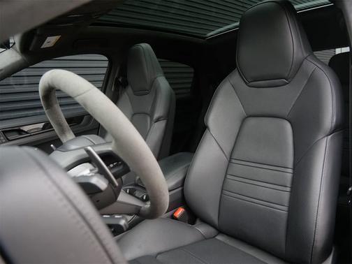 2026 Porsche Cayenne GTS