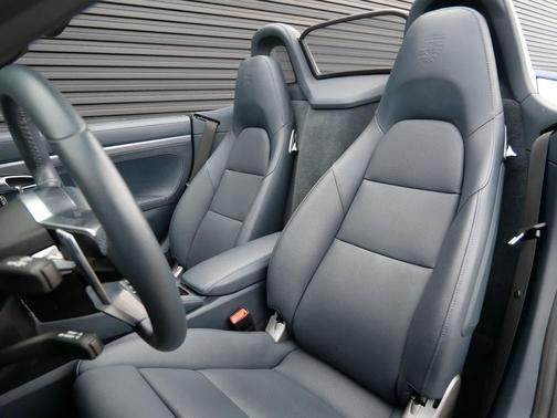 2025 Porsche 718 Boxster S