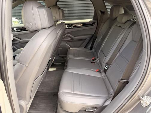 Grey 2021 Porsche Cayenne Cayenne