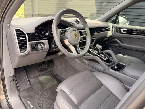 Grey 2021 Porsche Cayenne Cayenne