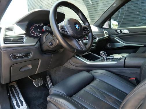 Phytonic Blue Metallic 2020 BMW X7 M50i