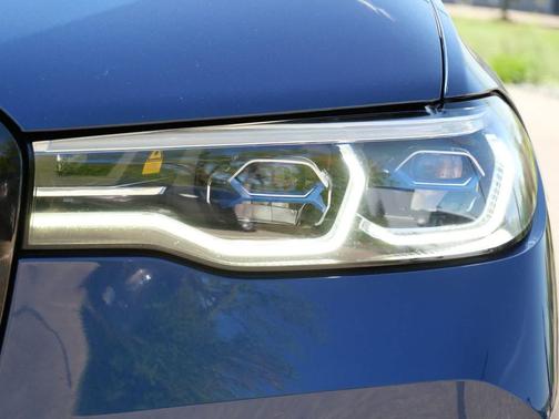 Phytonic Blue Metallic 2020 BMW X7 M50i