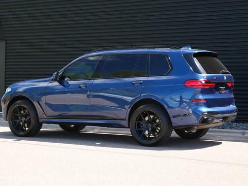 Phytonic Blue Metallic 2020 BMW X7 M50i