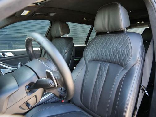 Phytonic Blue Metallic 2020 BMW X7 M50i