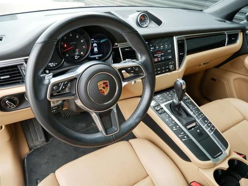 2018 Porsche Macan AWD