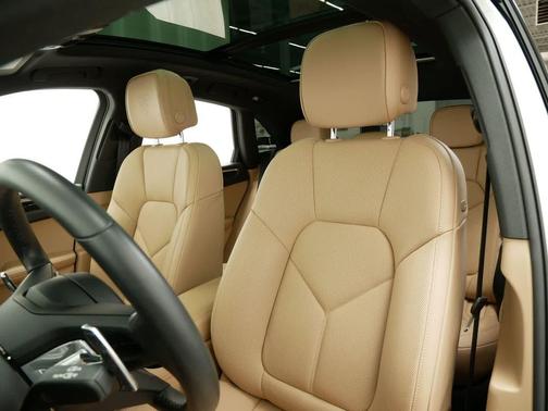 White 2025 Porsche Macan Macan