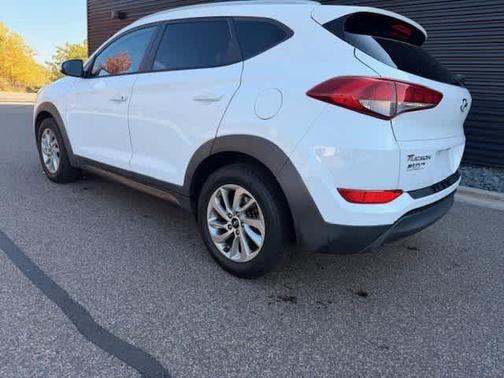 2016 Hyundai TUCSON SE