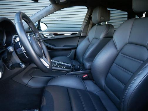 2021 Porsche Macan Turbo