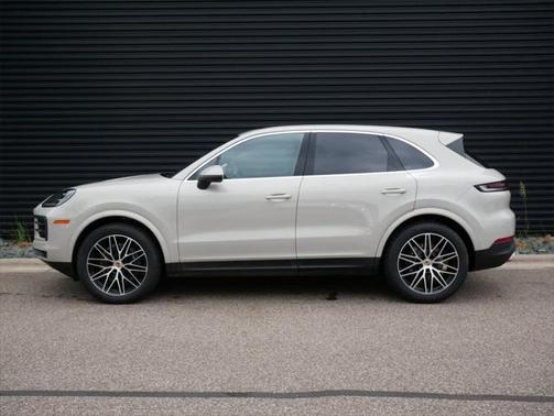 2025 Porsche Cayenne AWD