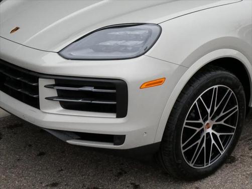 2025 Porsche Cayenne AWD