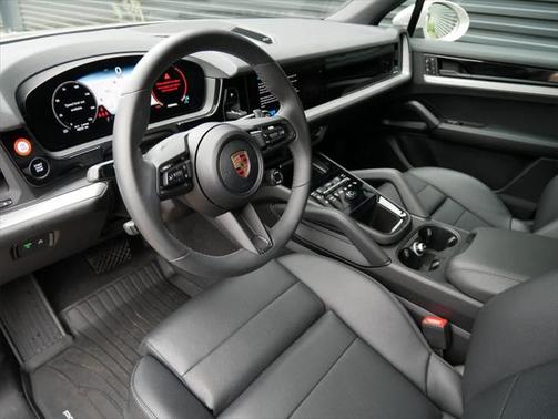 2025 Porsche Cayenne AWD