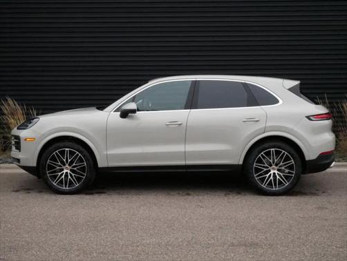 2025 Porsche Cayenne AWD