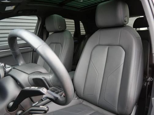 Tango Red Metallic 2023 Audi Q3 45 S line Premium Plus