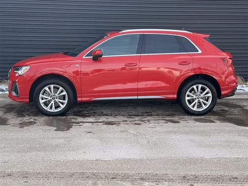 2023 Audi Q3 45 S line Premium Plus