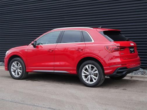 2023 Audi Q3 45 S line Premium Plus