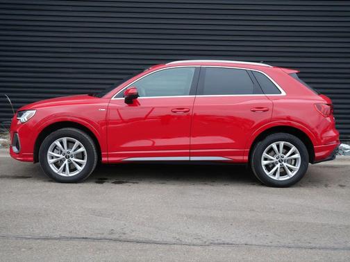 Tango Red Metallic 2023 Audi Q3 45 S line Premium Plus