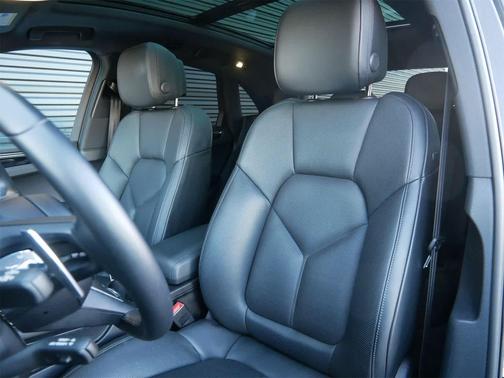 2024 Porsche Macan AWD