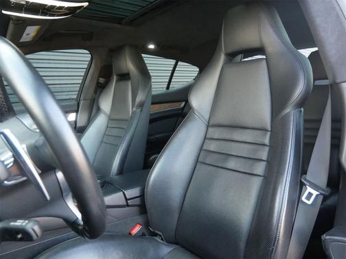 2016 Porsche Panamera GTS