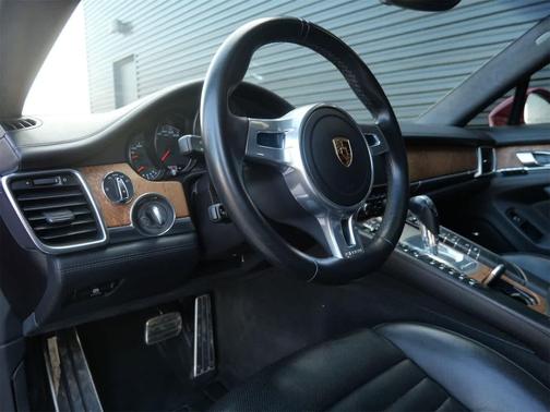 2016 Porsche Panamera GTS